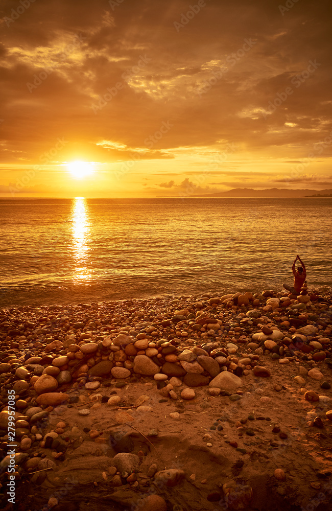 Obraz premium Atardecer en el Mar Meditación Yoga