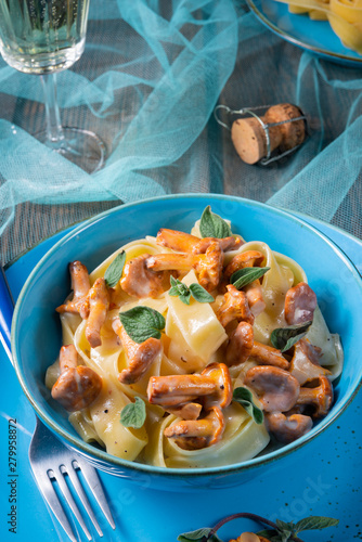 Quadro su tela pappardelle with cheese sauce and fresh chanterelles