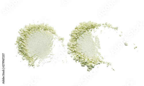 Fotografia Light green eyeshadow or make up face powder isolated on white background