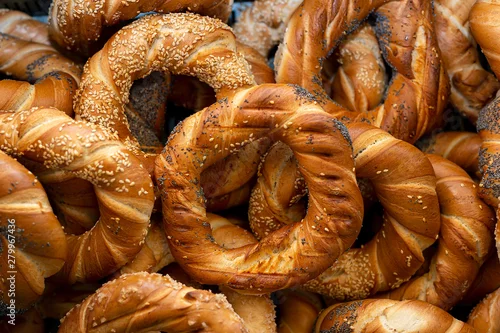 Panel kuchenny z motywem Krakowskie obwarzanki