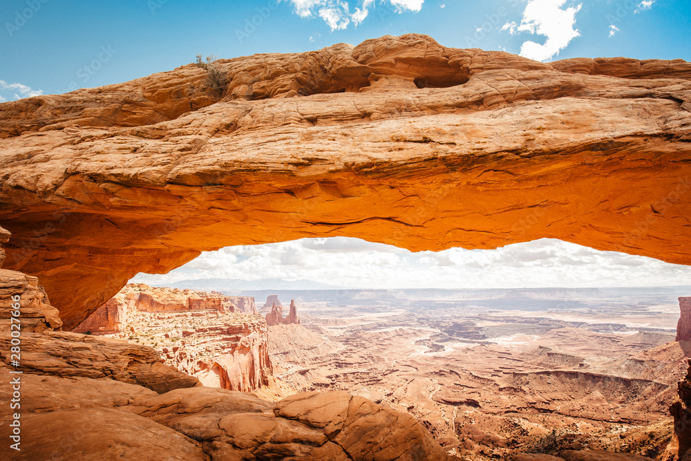Mesa Arch at sunrise, Canyonlands National Park, Utah, USA