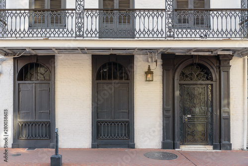 Obraz na płótnie Shutters of the French Quarter w salonie