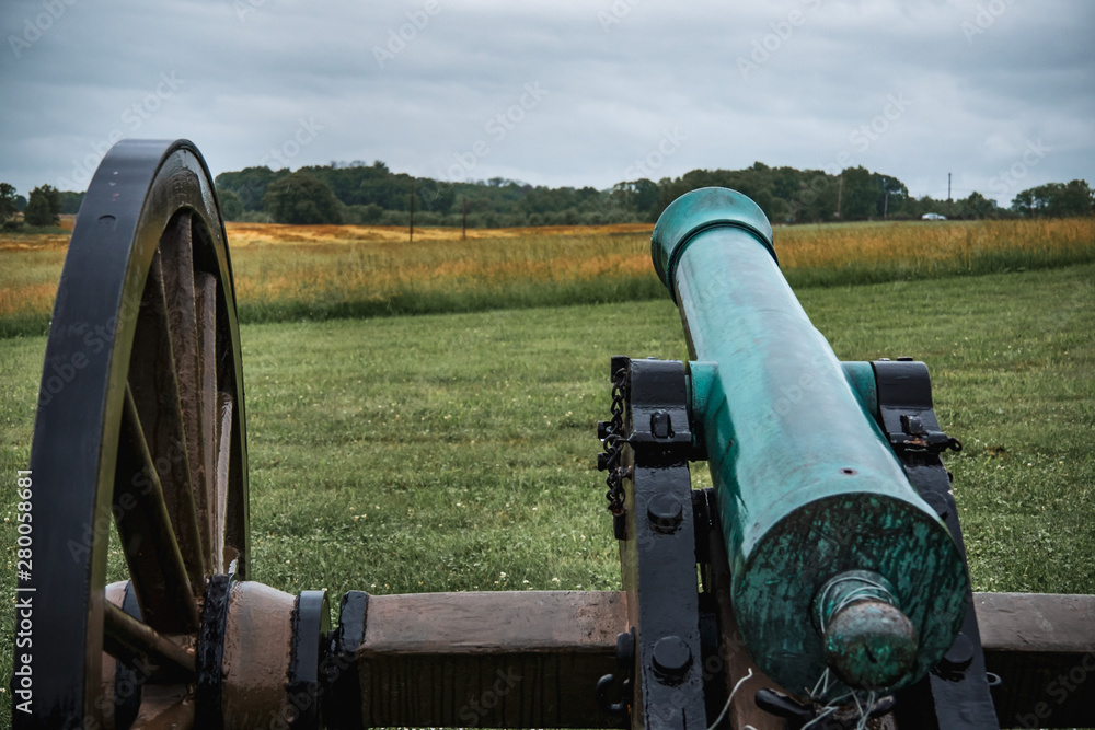 cannon in fortress looking over the field