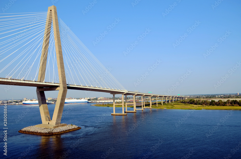 Obraz premium View on the Arthur Ravenel Jr. Bridge in Charleston, South Caroline. 