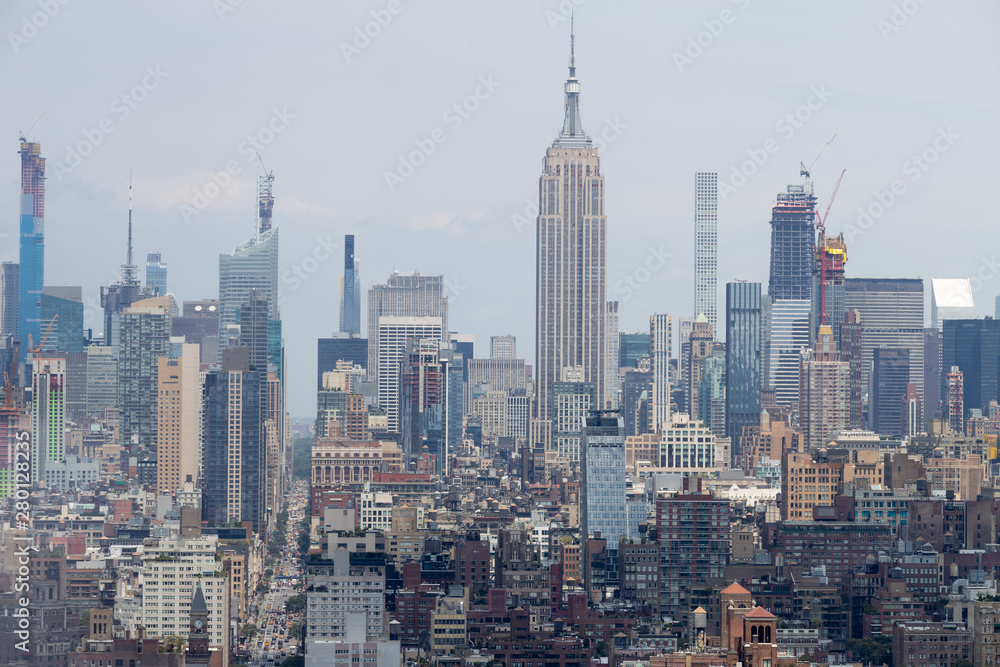 Fototapeta premium New York City Manhattan midtown buildings skyline