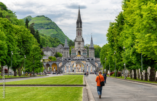 Photos View of the basilica of Lourdes in France