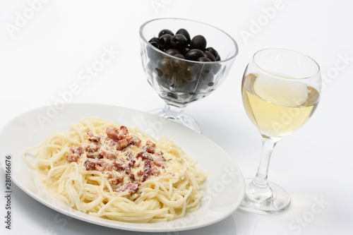 Spaghetti Carbonara, White Wine and Olives