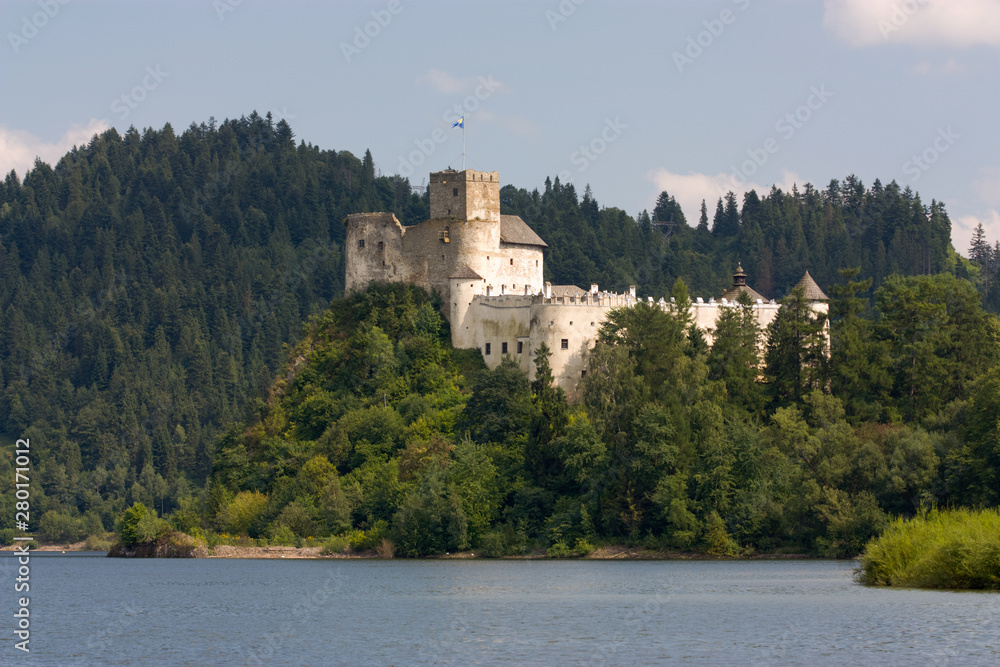 Dunajec Castle, Poland (566 m.a.s.l) Dunajec Castle, Poland (566 m.a.s.l)