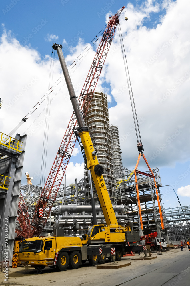 Construction of a petrochemical and oil refinery Construction of a petrochemical and oil refinery