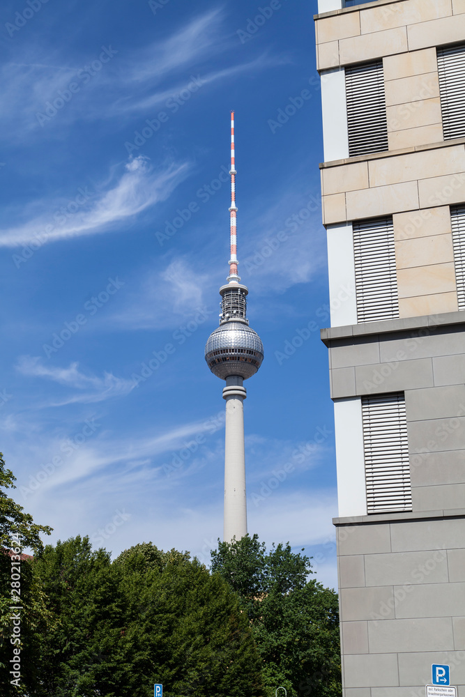 Fototapeta premium Fernsehturm in Berlin