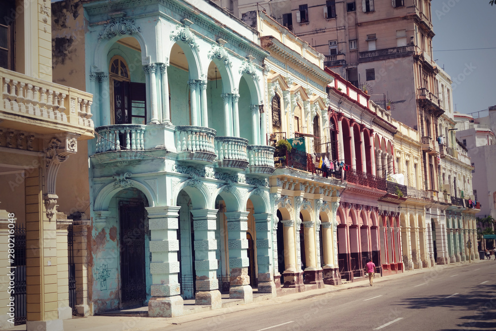 Bâtiments colorés la Havane