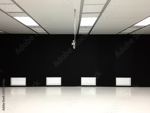 Clean room with black anodized and particle counter 