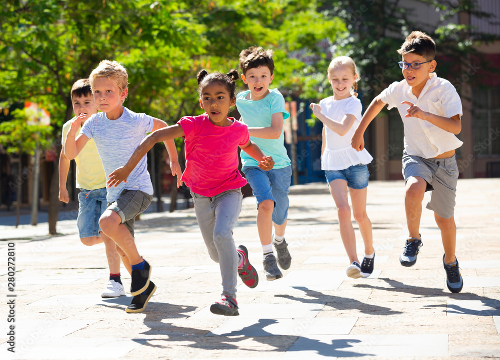 Fototapeta premium Activity children compete in the city street