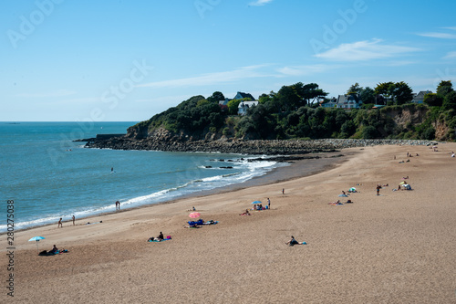 Plage de la Courance à Saint Nazaire et ses baigneurs