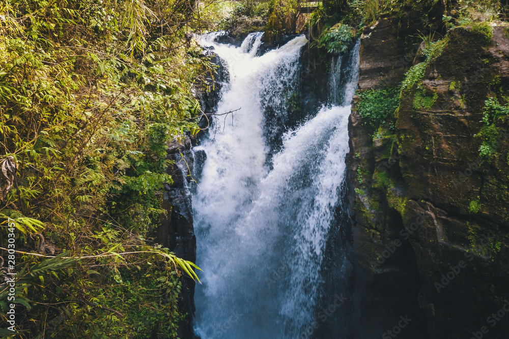 Obraz premium pair of waterfalls