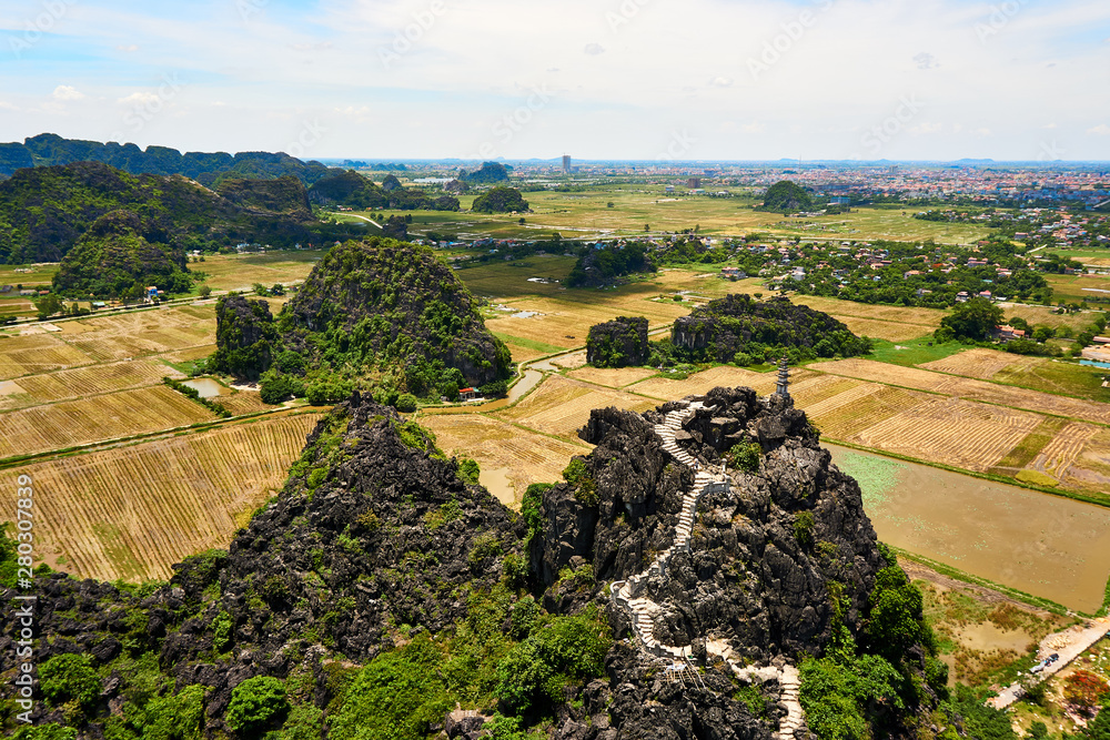 Obraz premium View from Mua Cave mountain in Ninh Binh Tam Coc