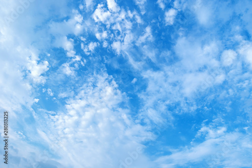【背景・合成用素材】青空と雲 © ikeda_a