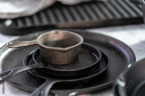 Cast iron frying pan