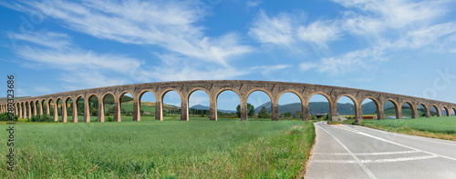 Obraz na plátně roman aqueduct and road