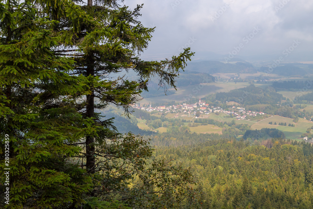 Obraz premium Mountain landscape with valley below. View from height