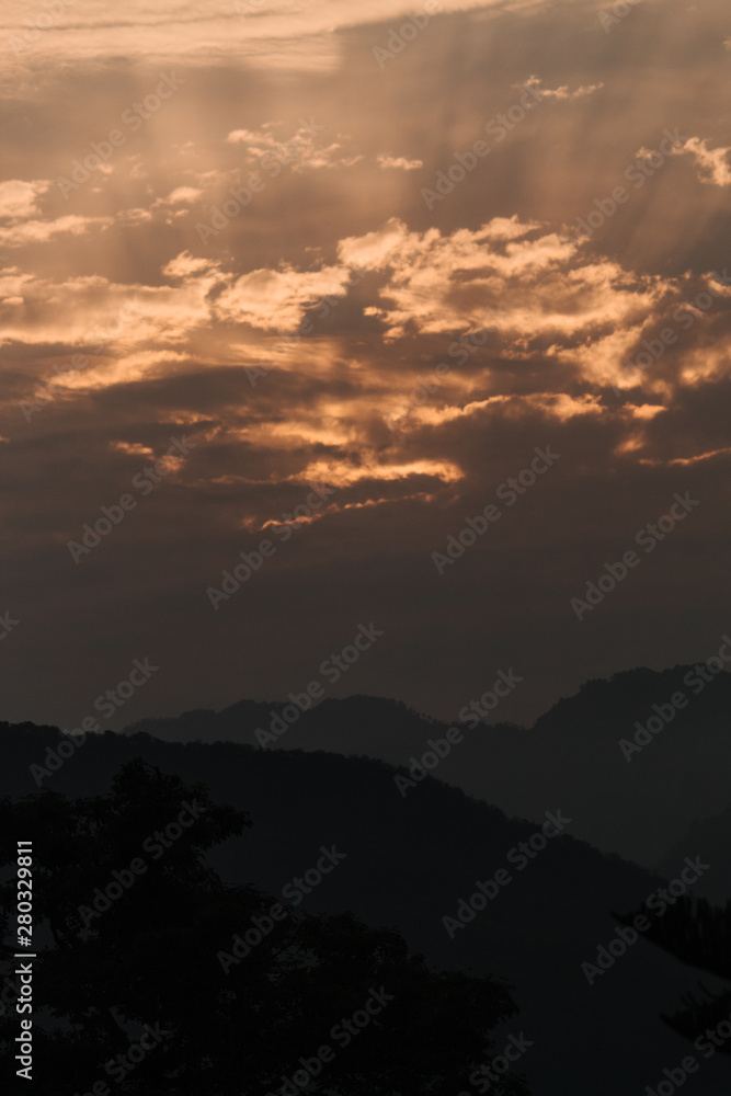 Fototapeta premium sunset in the mountains