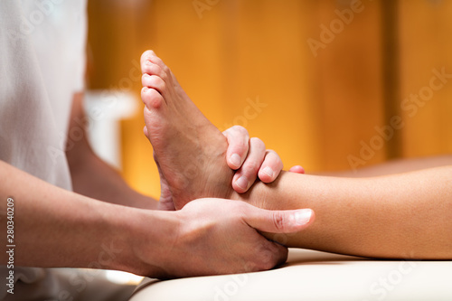 Quadro su tela Leg Pain Osteopathy Treatment.