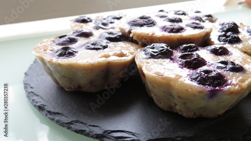 Vegan blueberry cheese tarts - closeup