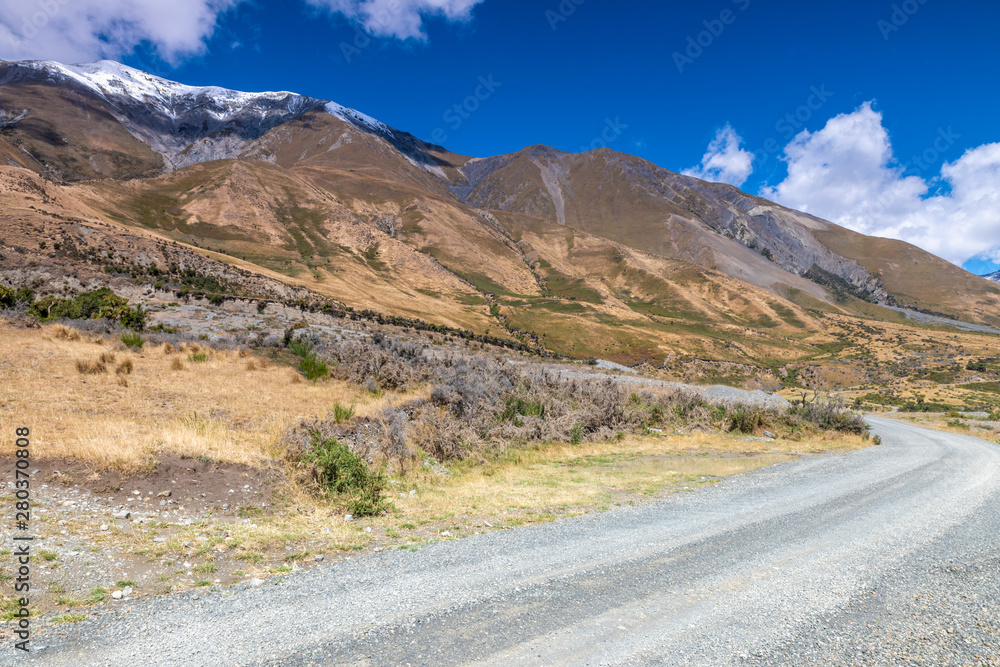 dirt road to horizon New Zealand south island