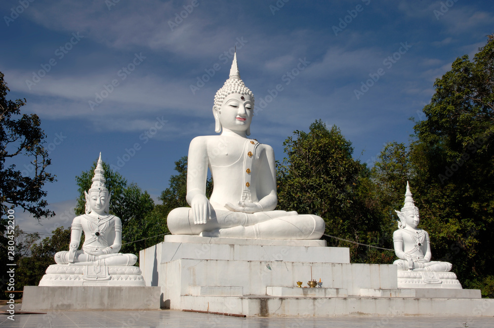 Tempel und Buddha in Nordost Thailand