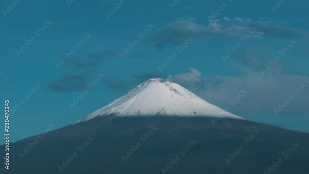 Popocatepetl volcano erupting, active volcano, Puebla, Mexico Popocatepetl volcano erupting, active volcano, Puebla, Mexico