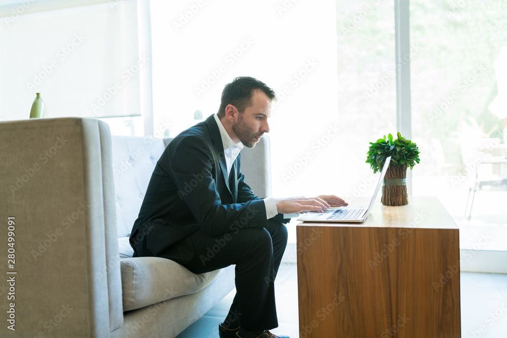 Entrepreneur Using Wireless Technology In Hotel Entrepreneur Using Wireless Technology In Hotel