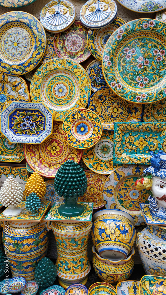 Ceramic plate ornaments in market background