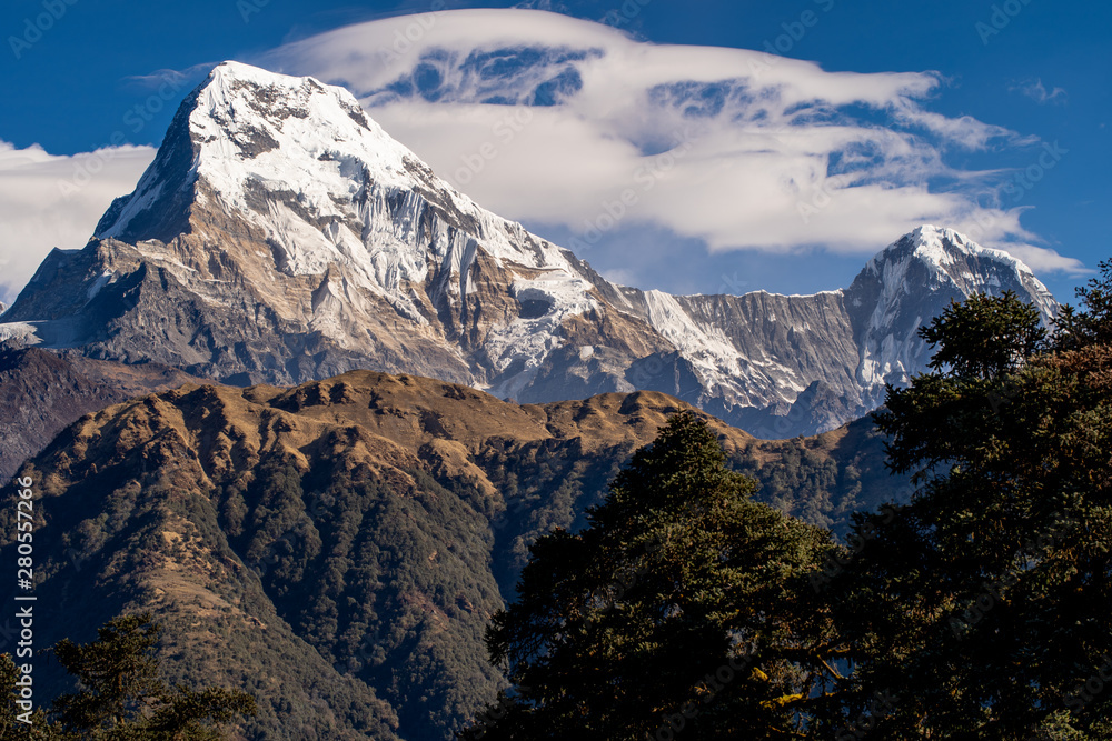 Anapurna Sur, detalle de pico al atardecer. belleza y naturaleza. Paisajes increíbles