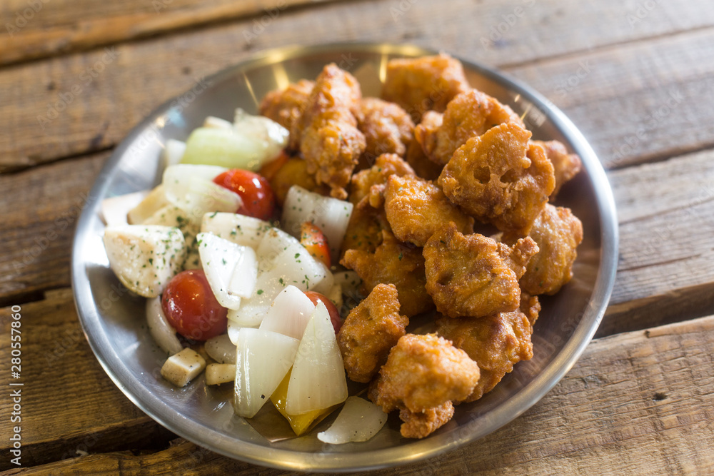 Fried chicken with grilled vegetables Fried chicken with grilled vegetables