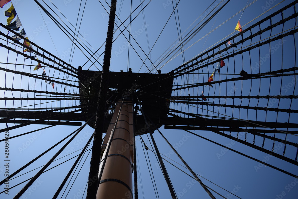 Obraz premium mast and rigging of ship