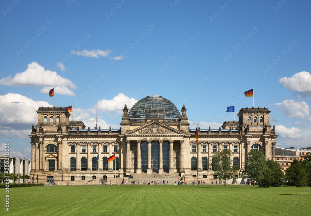Fototapeta premium Reichstag building in Berlin. Germany