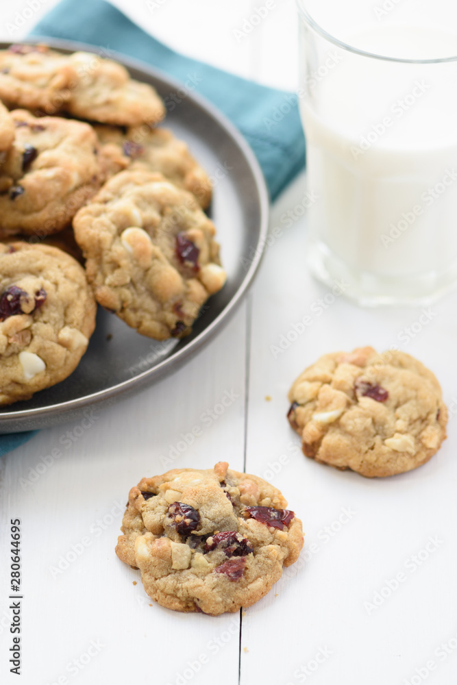 Cranberry, chocolate, macadamia nut cookies Cranberry, chocolate, macadamia nut cookies