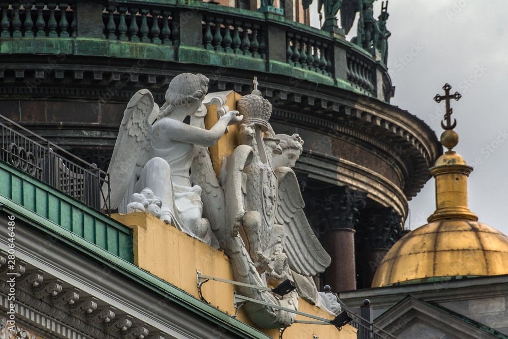 Obraz premium The City Of St. Petersburg. Northern capital. Landmarks. city on Neva. Neva river. Famous Architecture. Isaakievsky cathedral. SPb. Peter. Monument.