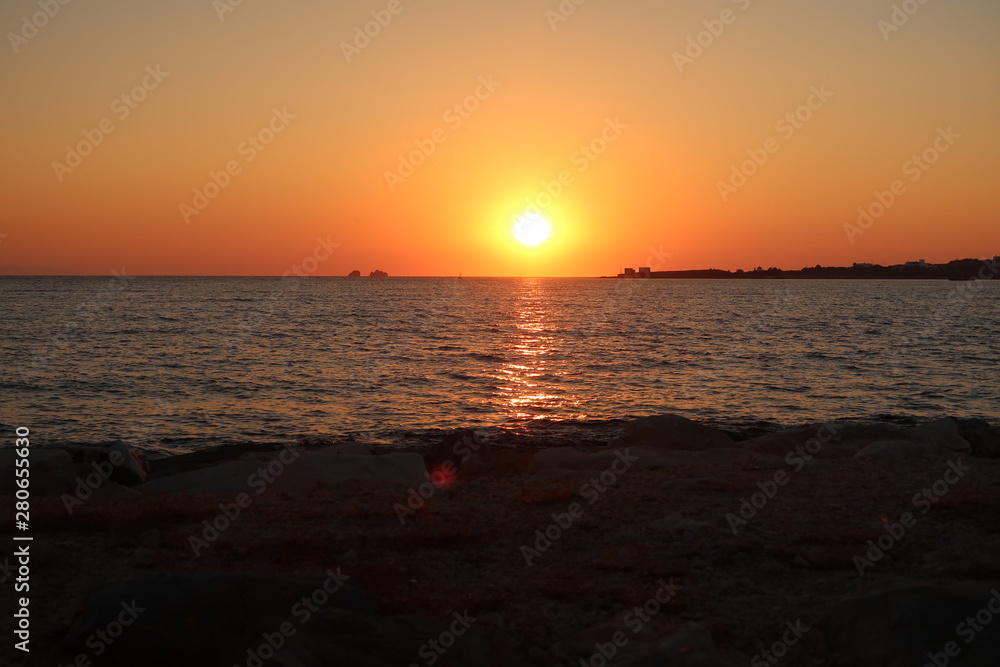 Sonnenuntergang auf griechischer Kykladen Insel