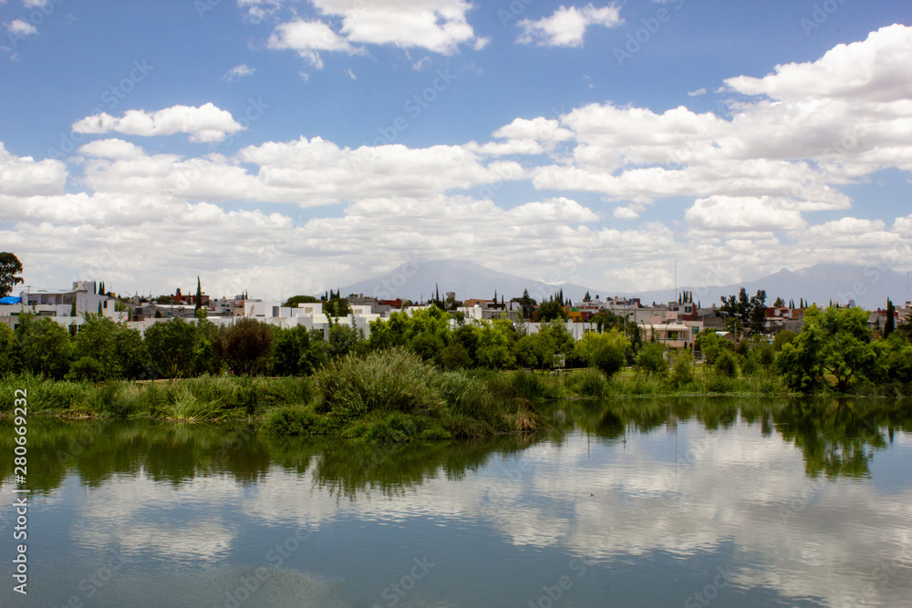 Lago en nubes Lago en nubes