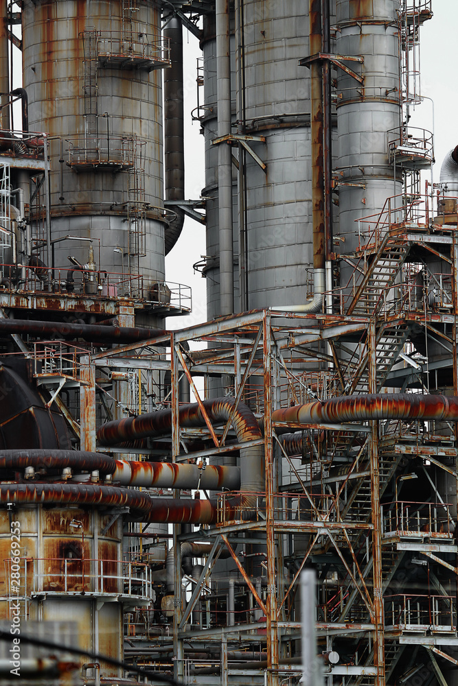 Structure of oil refinery plant in industrial area