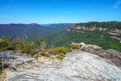 hiking to olympian rock lookout, blue mountains, australia 12