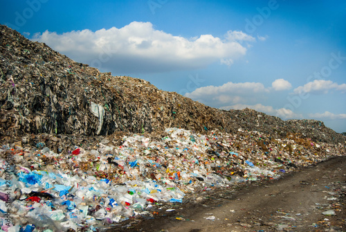 Mountain garbage, large garbage collection from urban communities and industrial areas Pollution of developing countries