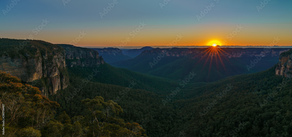 sunrise at govetts leap lookout, blue mountains, australia 14