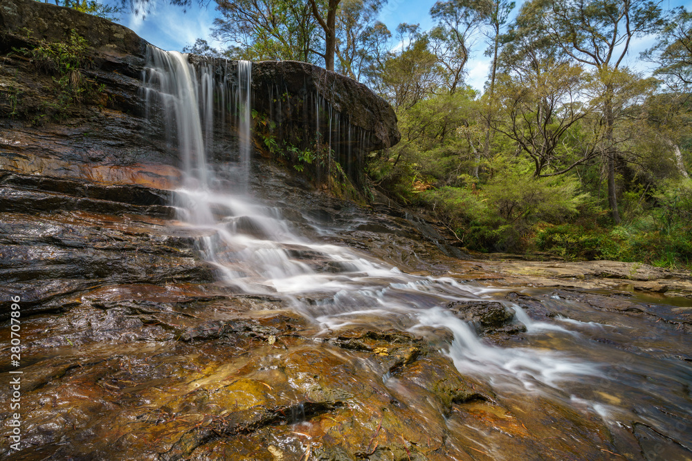 waterfall on weeping rock walking track, blue mountains national park, australia 19