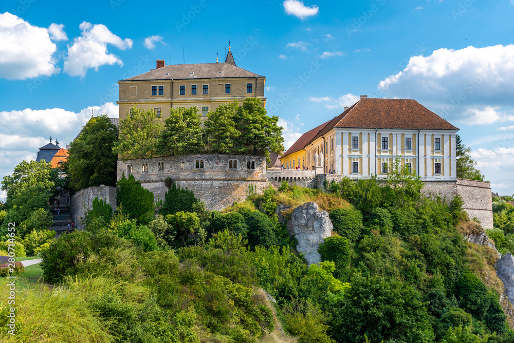 Der Burgberg mit mittelalterlichen Gebäuden von Veszprem, einer Stadt in der Nähe des Balaton, Ungarn