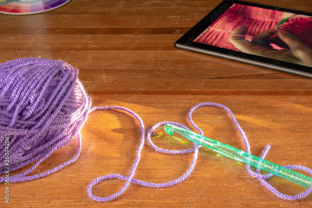 Crochet learning on the Internet.