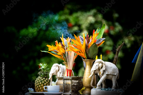 worship Thai spirit house