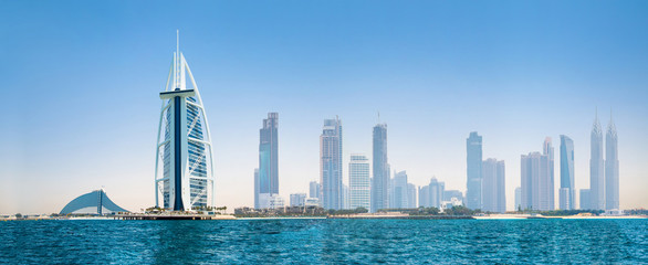 Wandcirkels Dubai Dubai bij zonsondergang en onderwaterleven  © IRStone