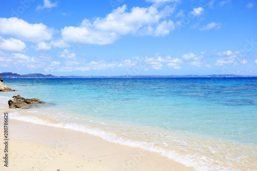 美しい沖縄のビーチ © sunabesyou